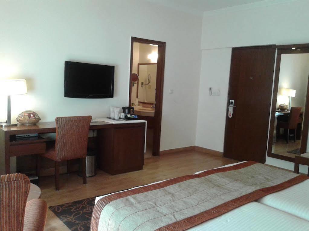 Hotel Ahuja Residency Sunder Nagar Nowe Delhi Zewnętrze zdjęcie